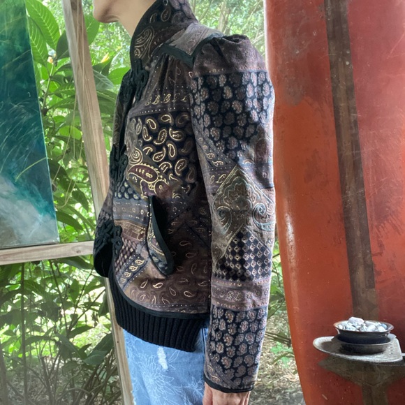 Frances Henaghan paisley brown with gold accents Victorian style velour jacket. - Picture 9 of 16